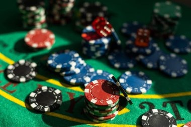 Payout ratio and rules display for an active Over Under round